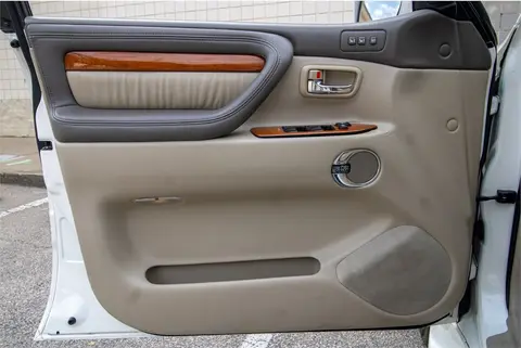 2007 Lexus LX 470 thumbnail 10