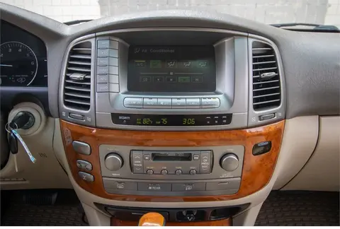 2007 Lexus LX 470 thumbnail 31