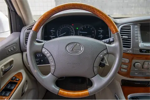 2007 Lexus LX 470 thumbnail 38