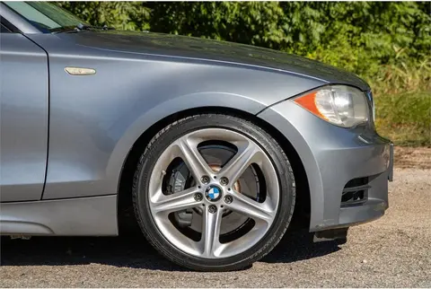 2009 BMW 135i thumbnail 5