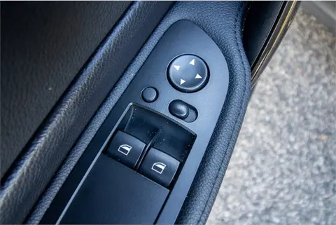 2009 BMW 135i thumbnail 11