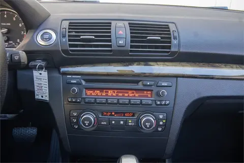 2009 BMW 135i thumbnail 23