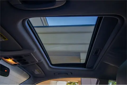 2009 BMW 135i thumbnail 33