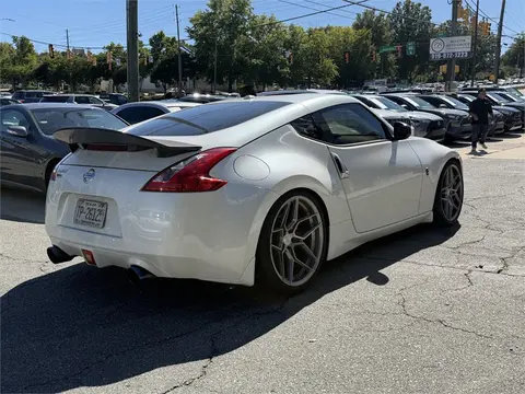 2013 Nissan 370Z thumbnail 3
