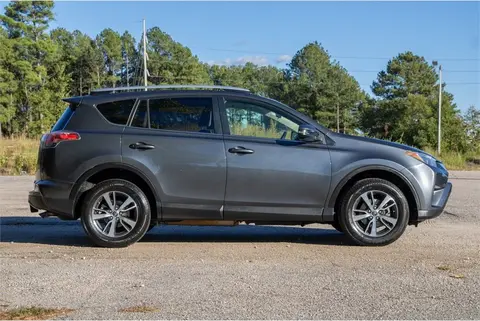2016 Toyota RAV4 thumbnail 4