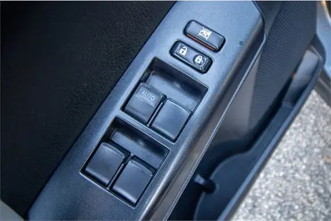 2016 Toyota RAV4 thumbnail 11