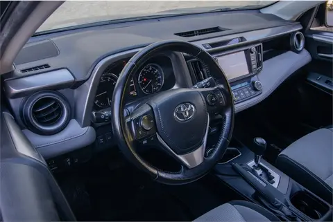 2016 Toyota RAV4 thumbnail 12
