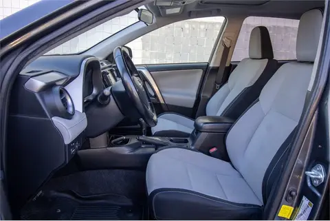 2016 Toyota RAV4 thumbnail 13