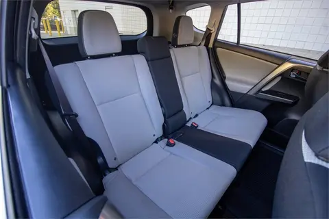2016 Toyota RAV4 thumbnail 17