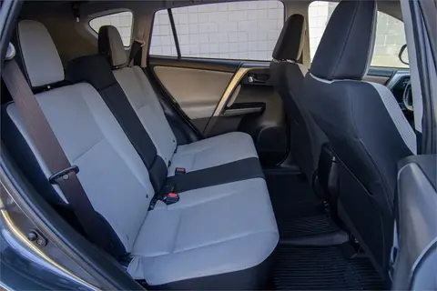2016 Toyota RAV4 thumbnail 18