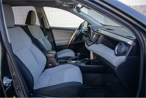 2016 Toyota RAV4 thumbnail 20