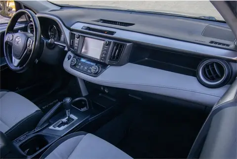 2016 Toyota RAV4 thumbnail 21