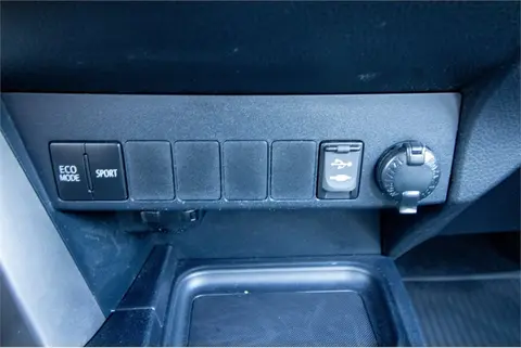 2016 Toyota RAV4 thumbnail 29