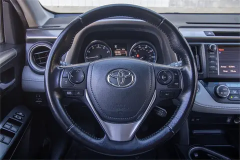 2016 Toyota RAV4 thumbnail 31