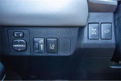 2016 Toyota RAV4 thumbnail 35