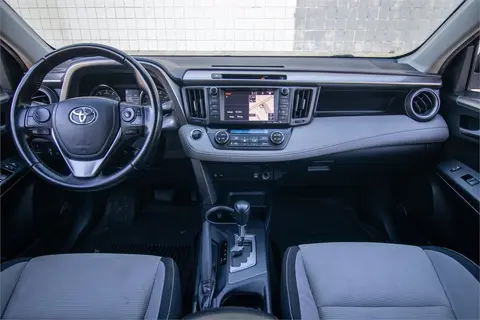 2016 Toyota RAV4 thumbnail 36