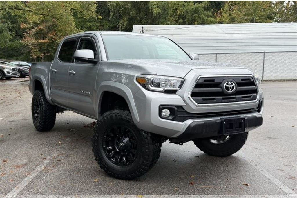 2017 Toyota Tacoma SR5 V6 2017 Toyota Tacoma SR5 V6
