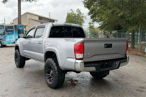 2017 Toyota Tacoma Pic 3 2017 Toyota Tacoma Pic 3