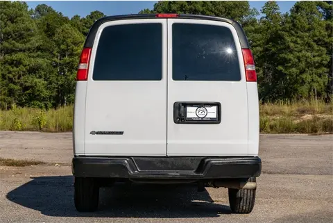 2018 Chevrolet Express 2500 thumbnail 7