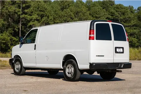 2018 Chevrolet Express 2500 thumbnail 8