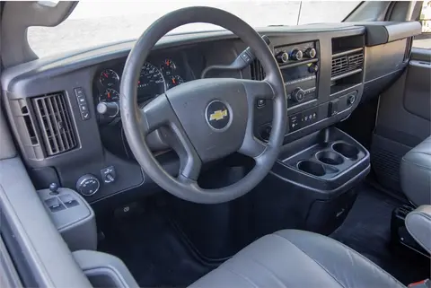 2018 Chevrolet Express 2500 thumbnail 12