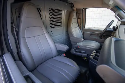 2018 Chevrolet Express 2500 thumbnail 15
