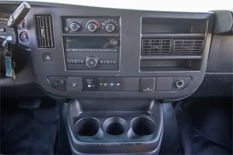 2018 Chevrolet Express 2500 thumbnail 20
