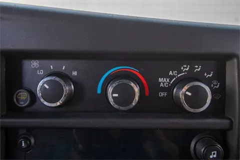 2018 Chevrolet Express 2500 thumbnail 21
