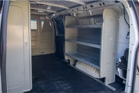 2018 Chevrolet Express 2500 thumbnail 31