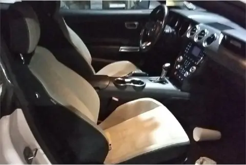 2018 Ford Mustang thumbnail 5