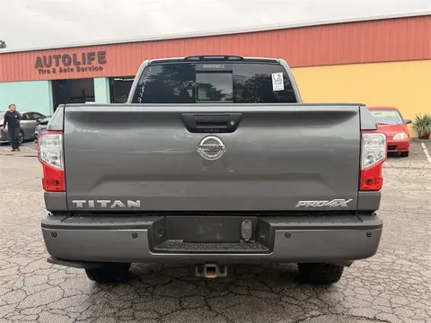 2018 Nissan TITAN Pic 4 2018 Nissan TITAN Pic 4