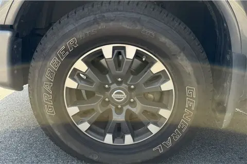 2018 Nissan TITAN Pic 6 2018 Nissan TITAN Pic 6