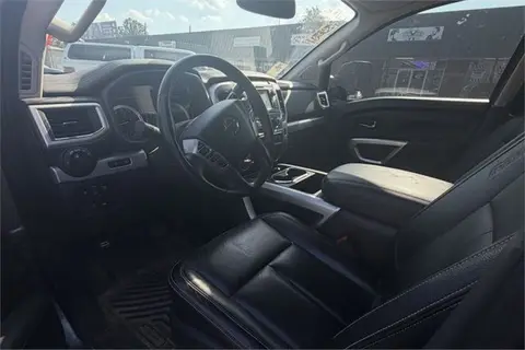 2018 Nissan TITAN Pic 9 2018 Nissan TITAN Pic 9