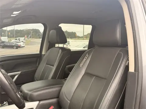 2018 Nissan TITAN Pic 11 2018 Nissan TITAN Pic 11