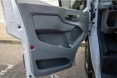 2019 Ford Transit-350 thumbnail 10