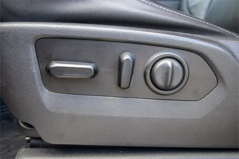 2020 Chevrolet Silverado 1500 Pic 15 2020 Chevrolet Silverado 1500 Pic 15