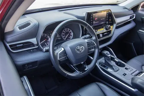 2020 Toyota Highlander thumbnail 13
