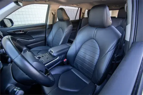 2020 Toyota Highlander thumbnail 16