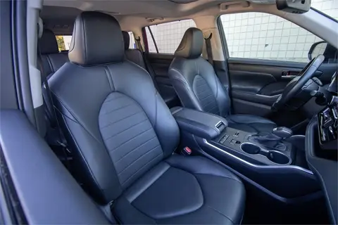 2020 Toyota Highlander thumbnail 23