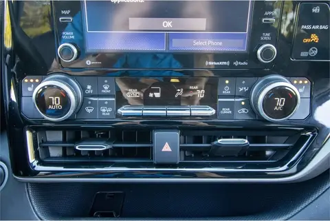 2020 Toyota Highlander thumbnail 32