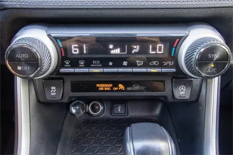 2020 Toyota RAV4 Pic 28 2020 Toyota RAV4 Pic 28