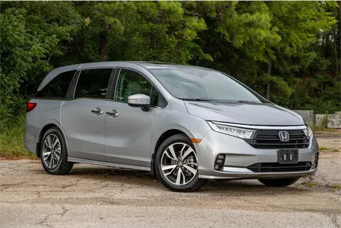 2021 Honda Odyssey thumbnail 3