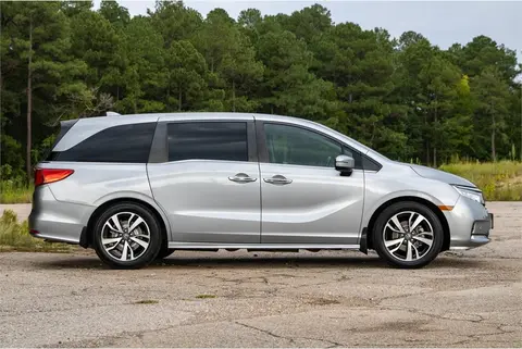 2021 Honda Odyssey thumbnail 4