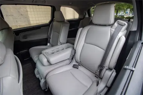 2021 Honda Odyssey thumbnail 18