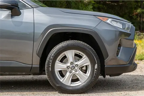 2021 Toyota RAV4 thumbnail 5