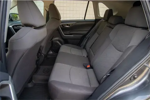 2021 Toyota RAV4 thumbnail 16