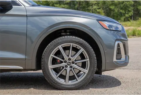 2022 Audi SQ5 Pic 5 2022 Audi SQ5 Pic 5