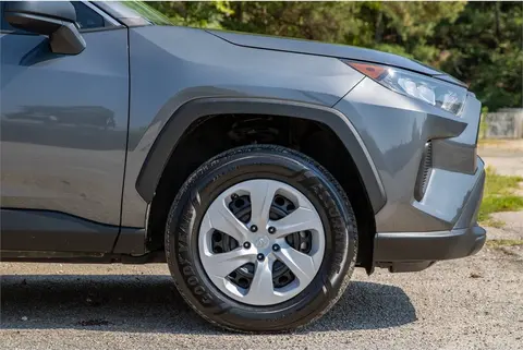 2022 Toyota RAV4 thumbnail 4
