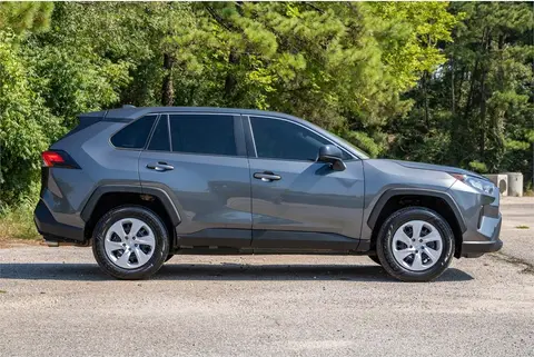 2022 Toyota RAV4 thumbnail 5