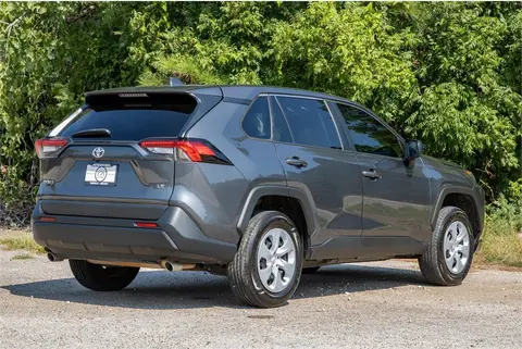 2022 Toyota RAV4 thumbnail 6